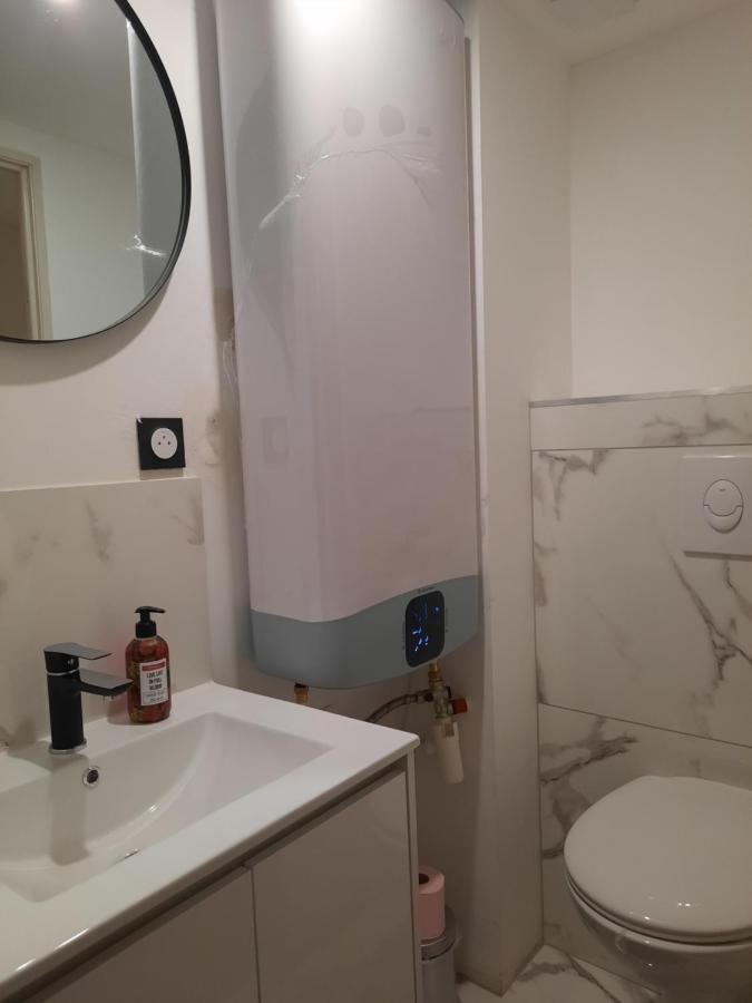 Les Charmes De Trevoux Aparthotel Buitenkant foto
