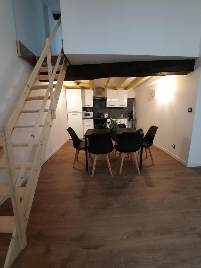 Les Charmes De Trevoux Aparthotel Buitenkant foto