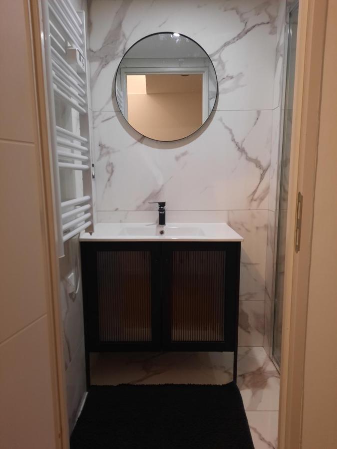 Les Charmes De Trevoux Aparthotel Buitenkant foto